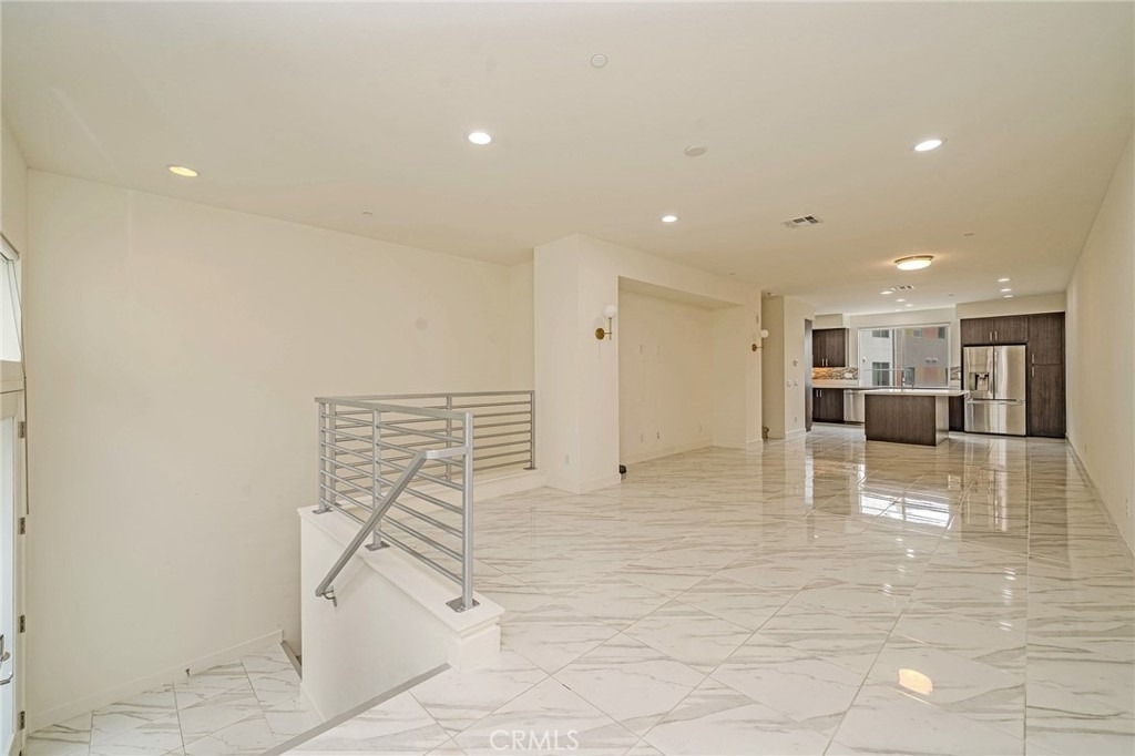 248 Rockefeller - Photo 3