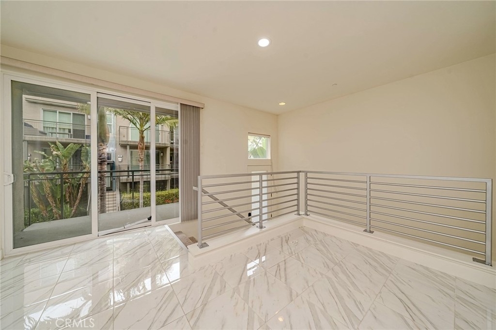248 Rockefeller - Photo 2
