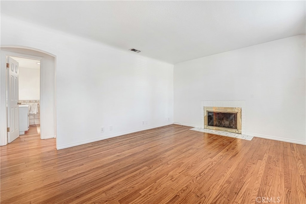 14323 Califa - Photo 2