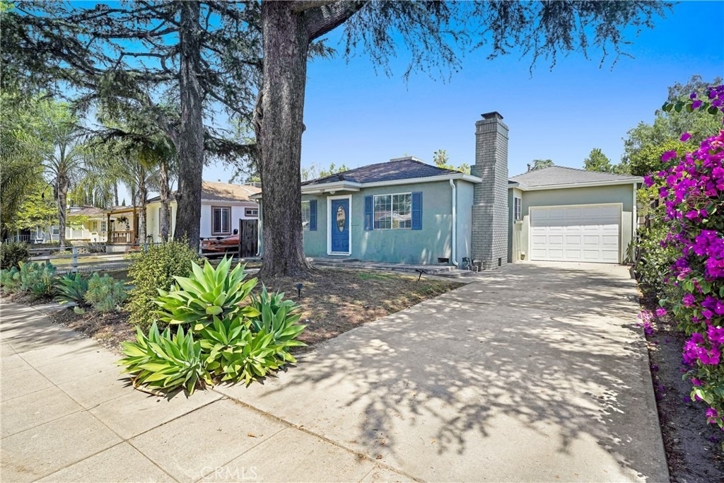 14323 Califa - Photo 0
