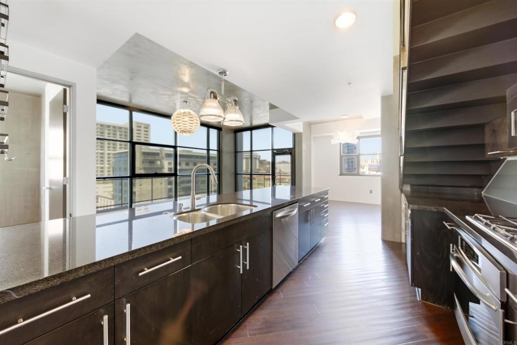 1494 Union Street - Photo 5