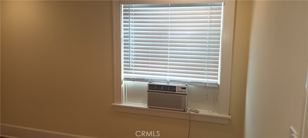 1513 1/2 E Ocean Avenue - Photo 1