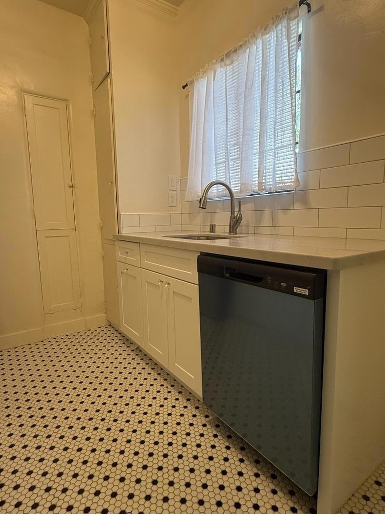 795 N 2nd Street - Photo 9