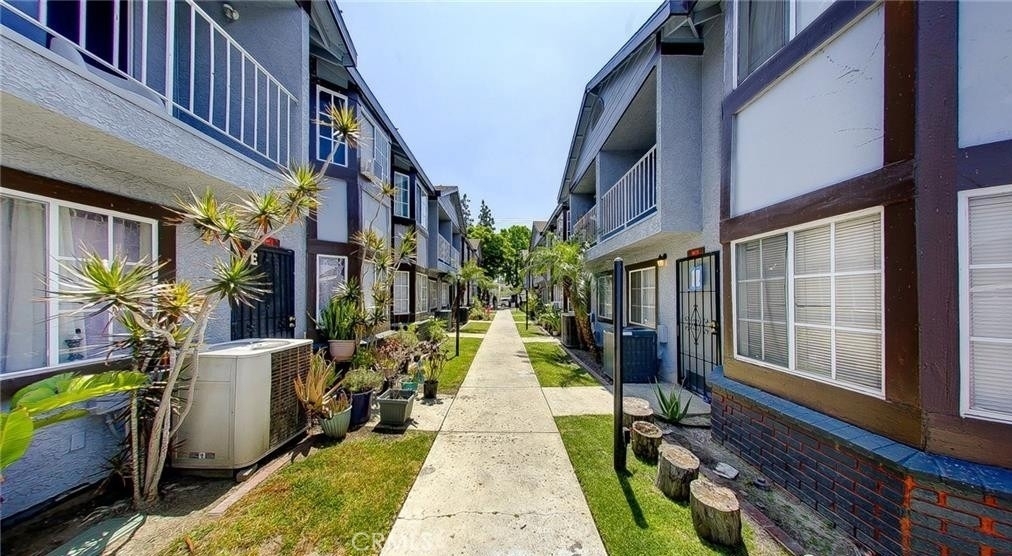 7947 Garfield - Photo 4