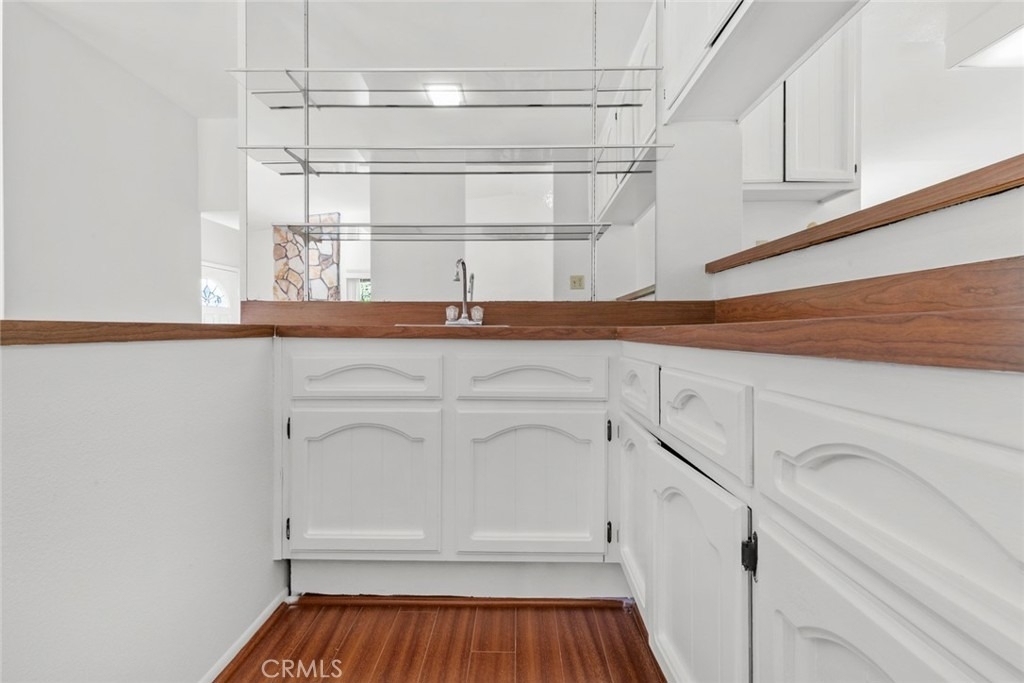1321 Greenbriar Road - Photo 9