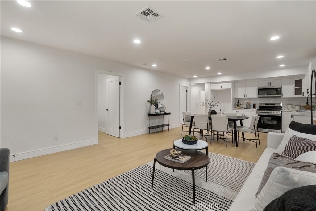 2706 S Cochran Street - Photo 4