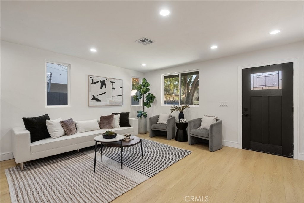 2706 S Cochran Street - Photo 1