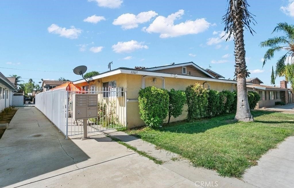 22827 Bay Avenue - Photo 0