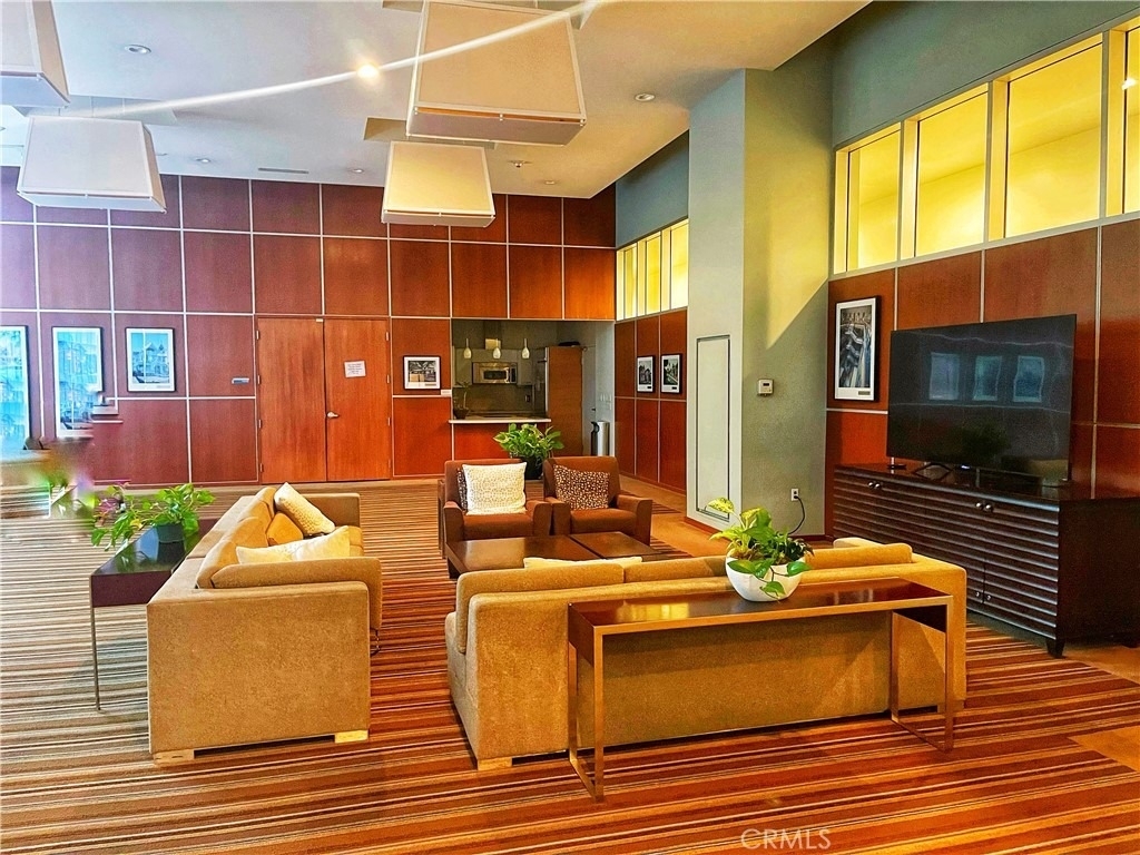 801 S Grand - Photo 5