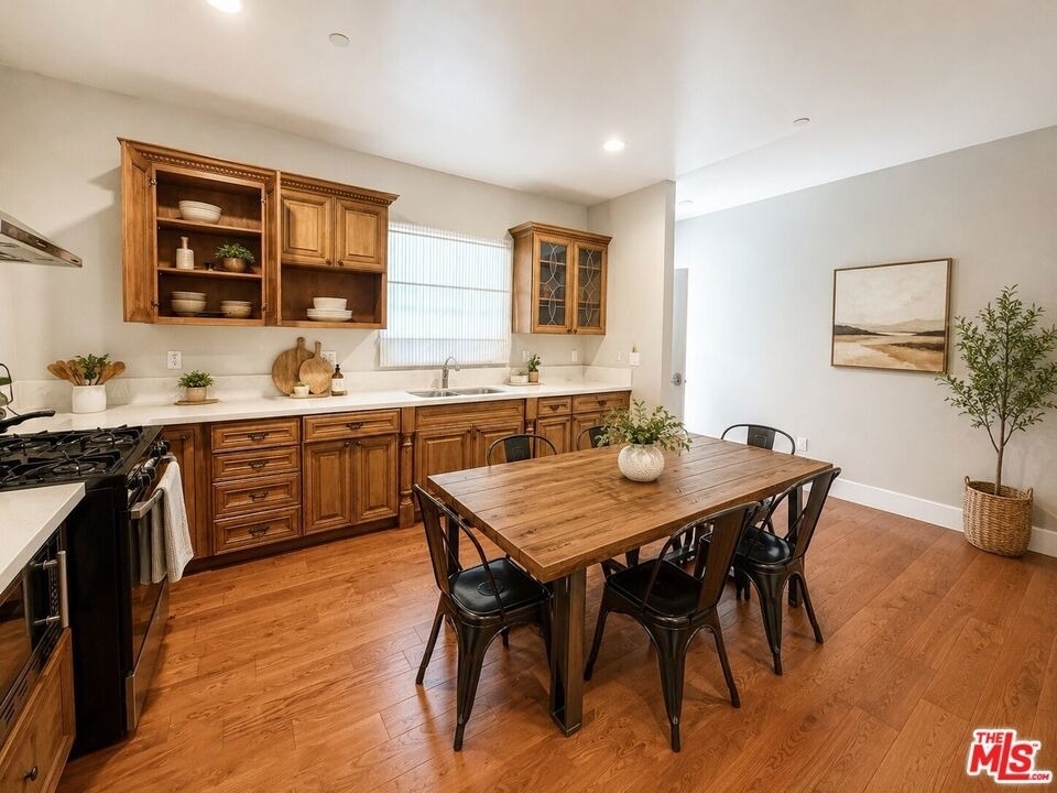 1212 W 37th Drive - Photo 0