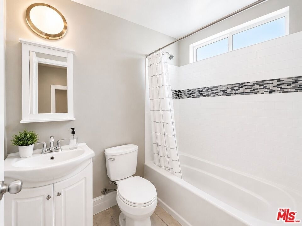1212 W 37th Drive - Photo 8