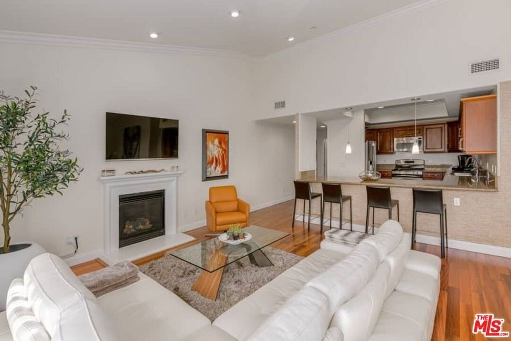 10617 Eastborne Avenue - Photo 6