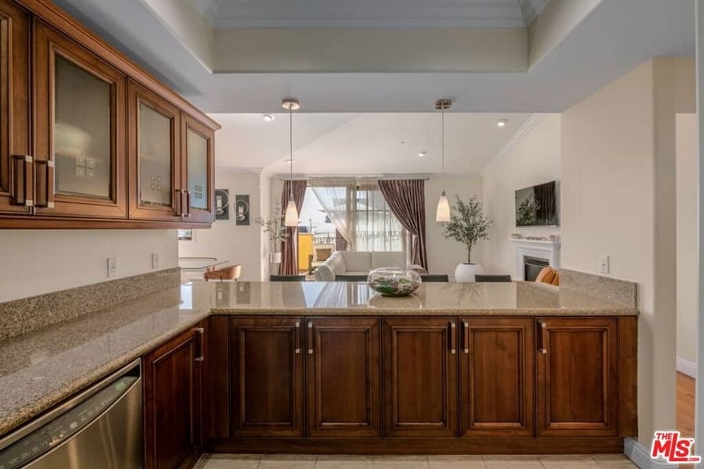 10617 Eastborne Avenue - Photo 3
