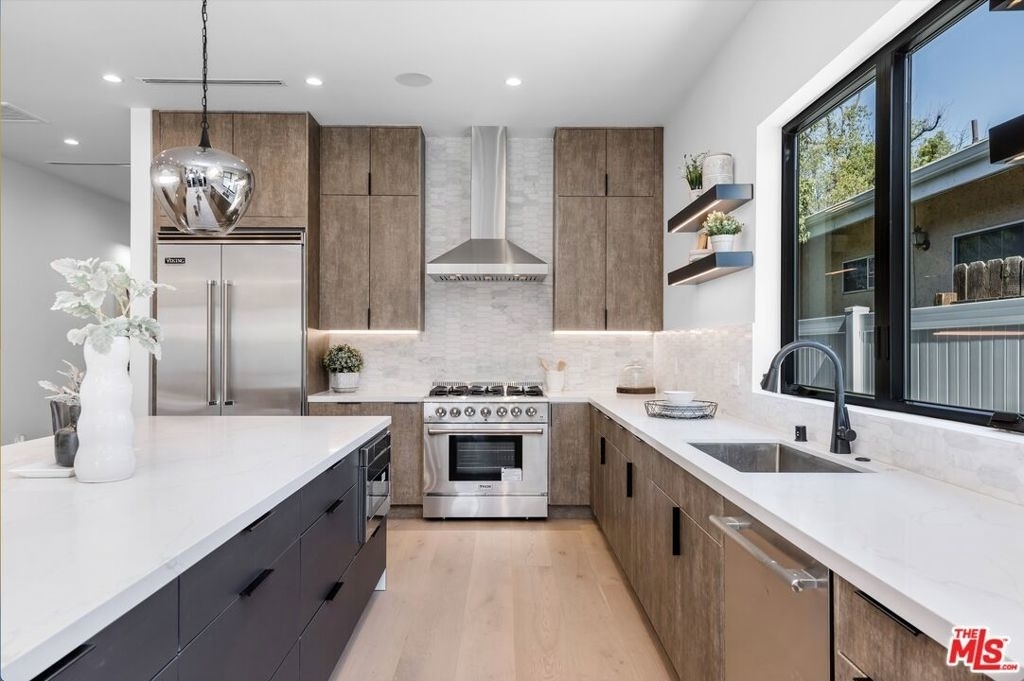 14602 Morrison Street - Photo 6