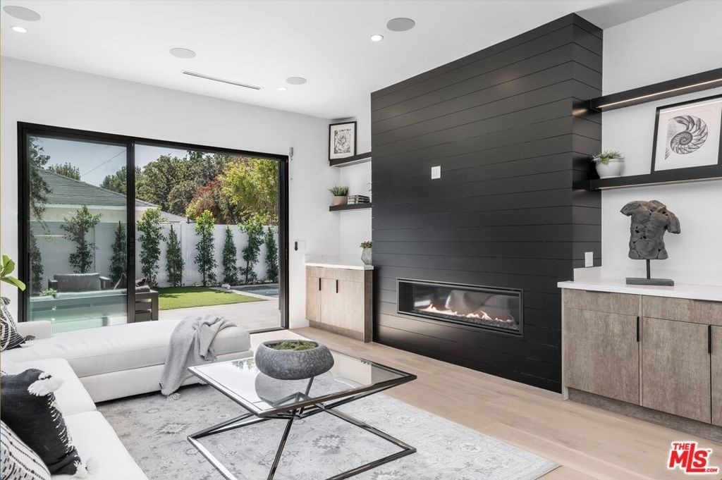 14602 Morrison Street - Photo 3