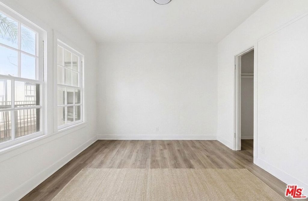 1021 N Mariposa Avenue - Photo 1
