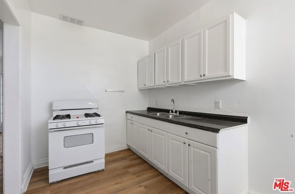 1021 N Mariposa Avenue - Photo 22