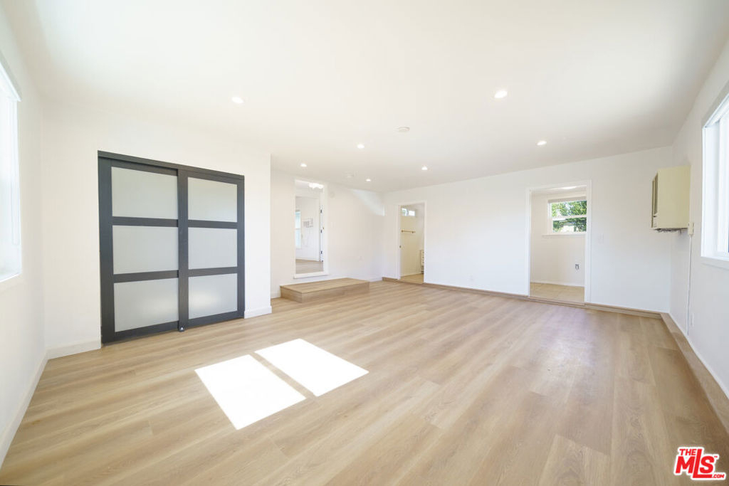 14177 Osborne Street - Photo 8
