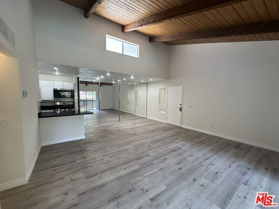 18350 Hatteras Street - Photo 7