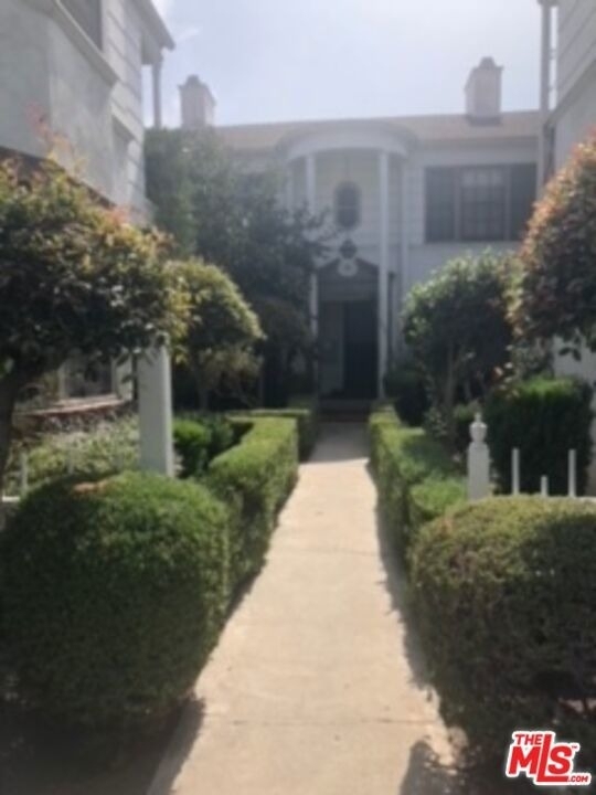 750 N St Andrews Place - Photo 0
