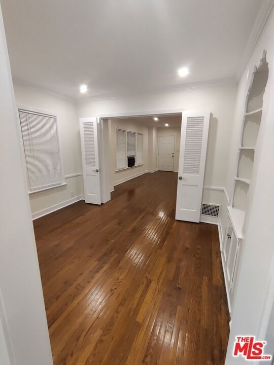 750 N St Andrews Place - Photo 2