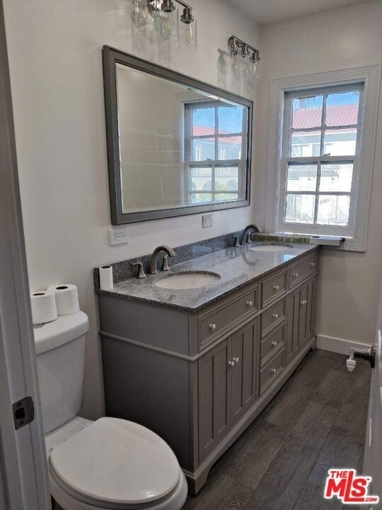 750 N St Andrews Place - Photo 8