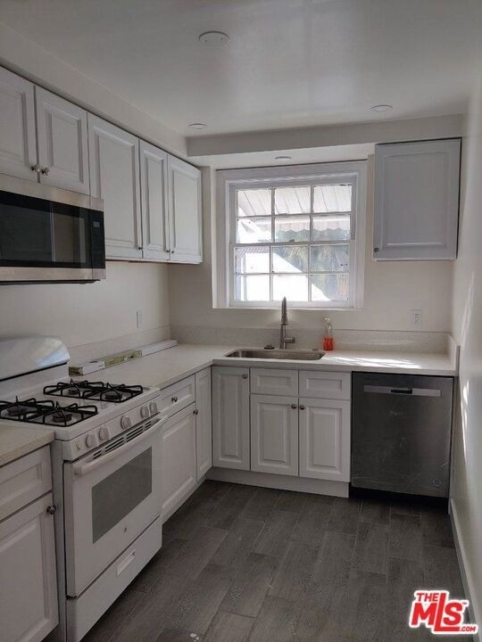 750 N St Andrews Place - Photo 6
