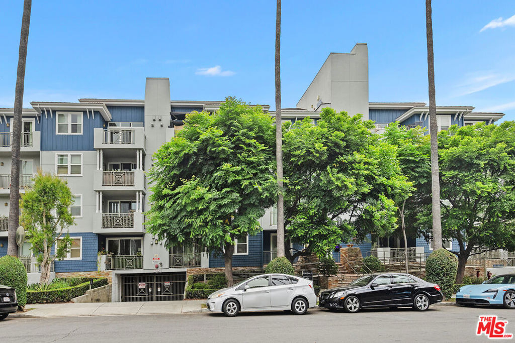 6038 Carlton Way - Photo 1