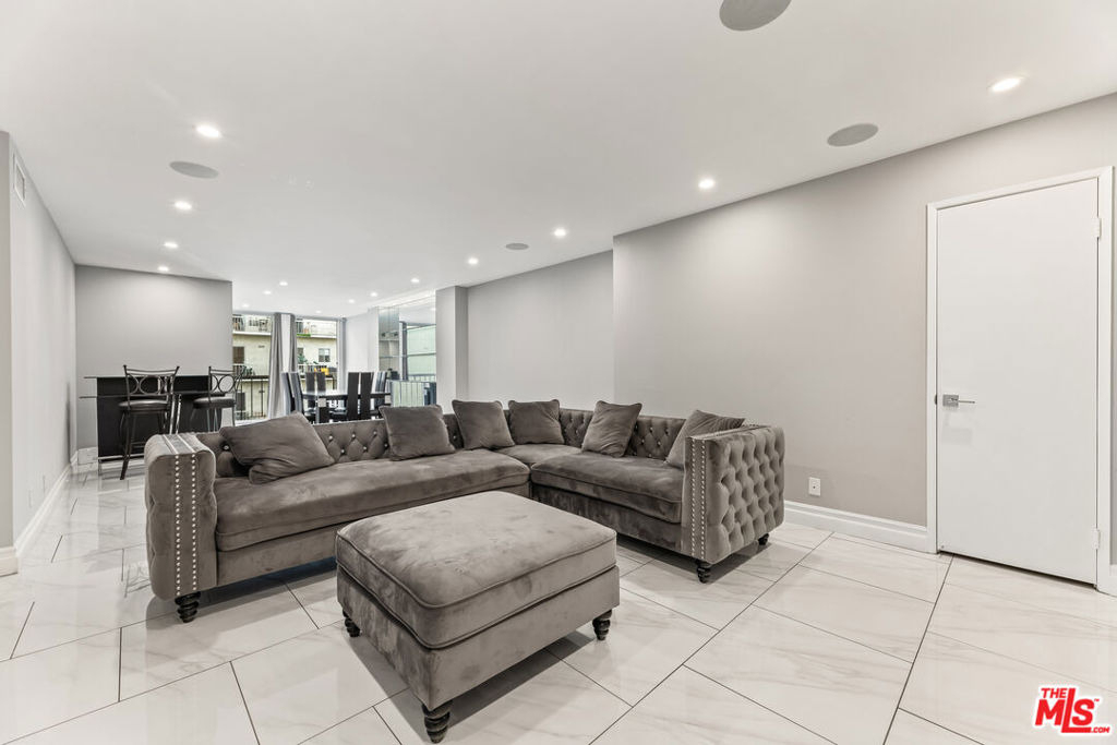 10747 Wilshire Boulevard - Photo 4