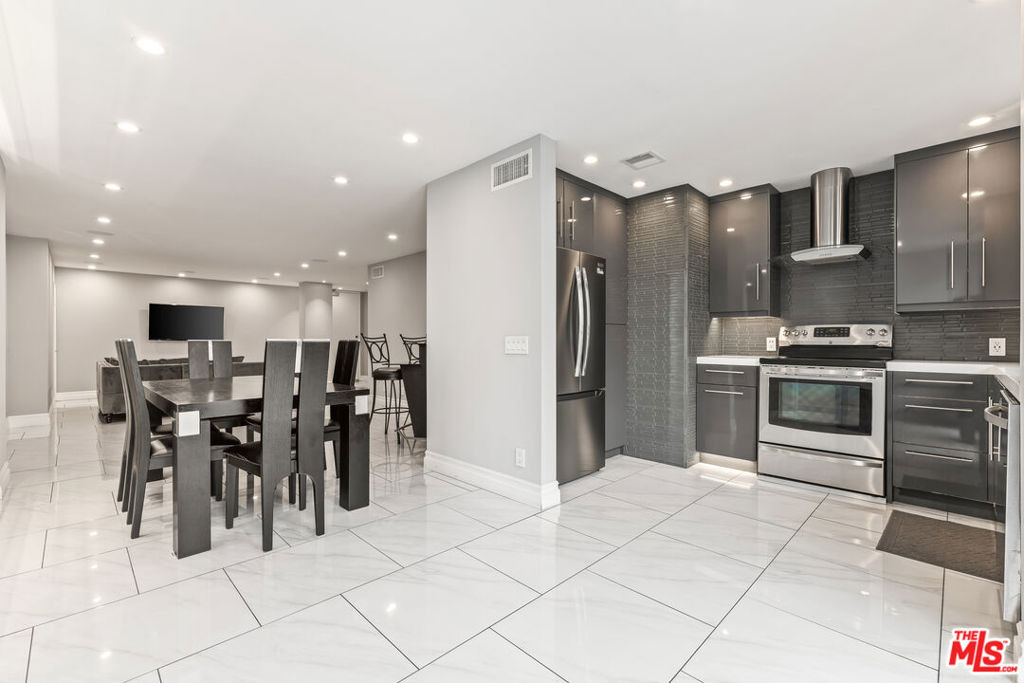 10747 Wilshire Boulevard - Photo 3