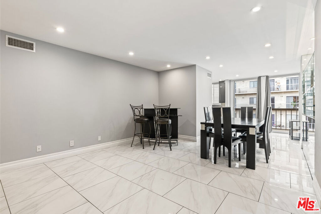 10747 Wilshire Boulevard - Photo 8