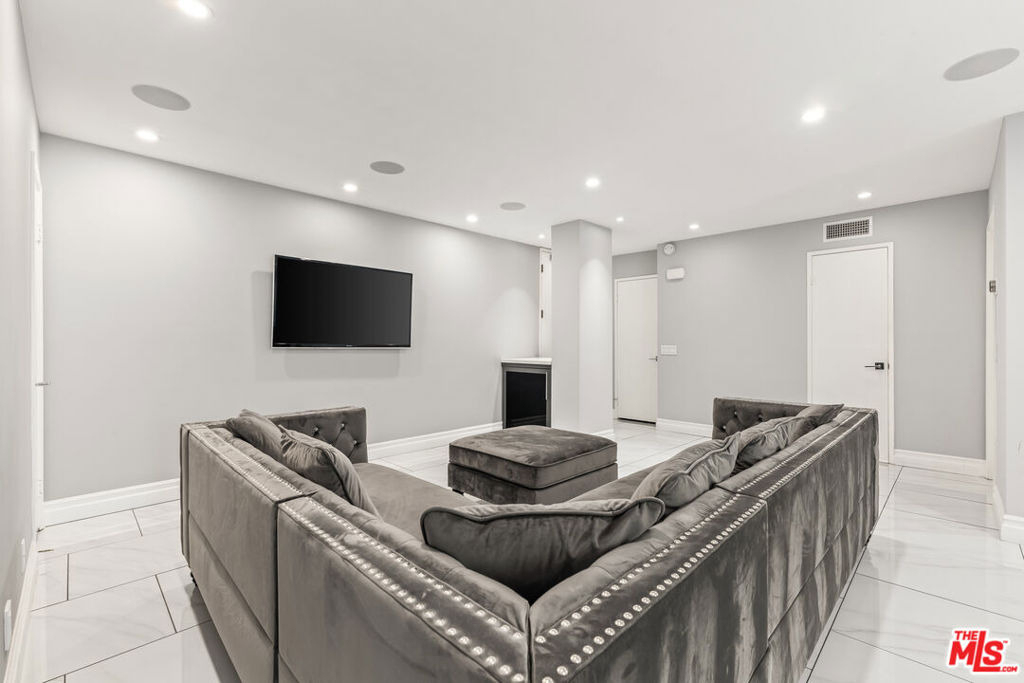 10747 Wilshire Boulevard - Photo 7
