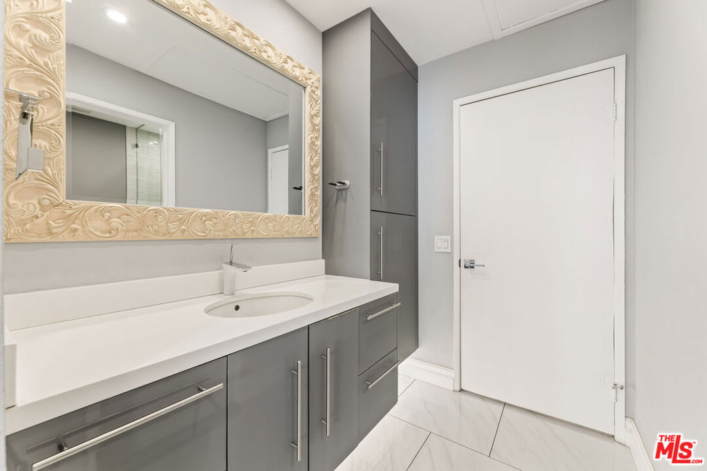 10747 Wilshire Boulevard - Photo 17