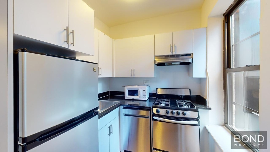 517 3rd Avenue  - Photo 2