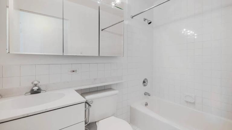 East 27th Street - Photo 5