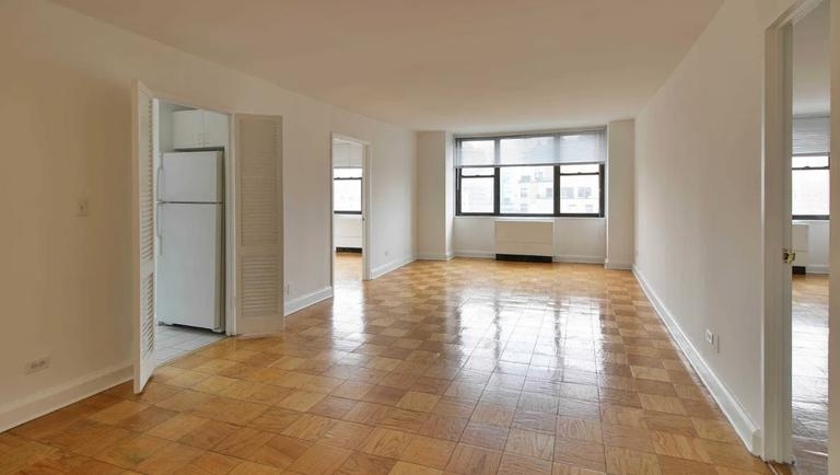 East 27th Street - Photo 4