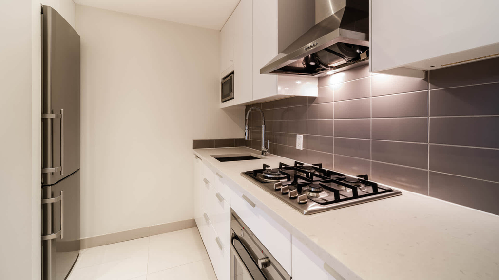 431 W 37th Street - Photo 4