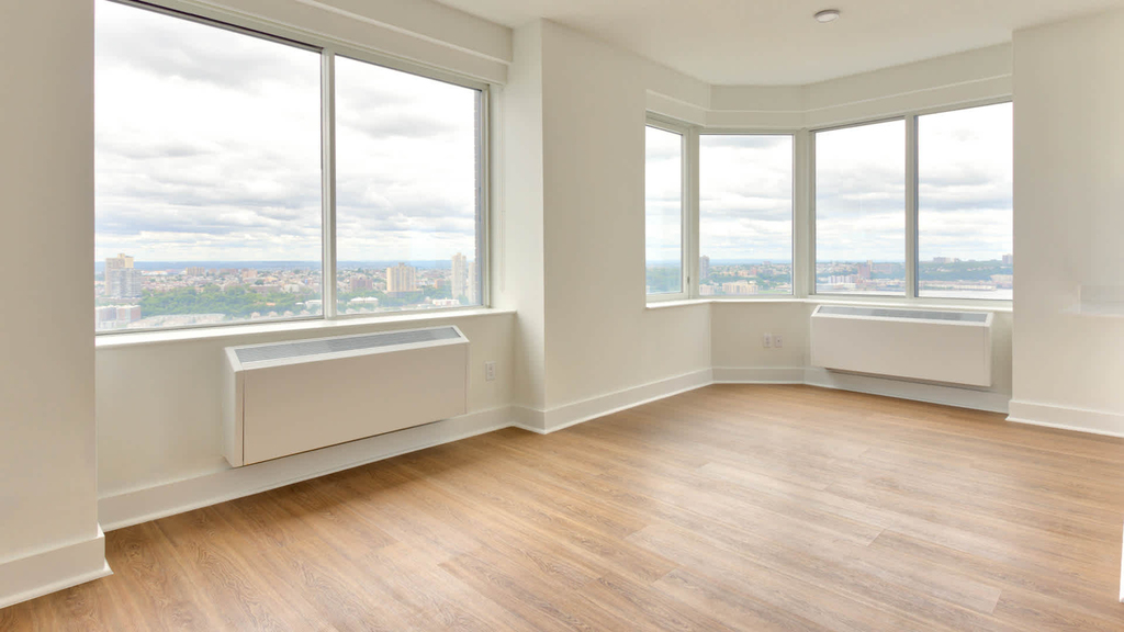 180 Riverside Blvd - Photo 50