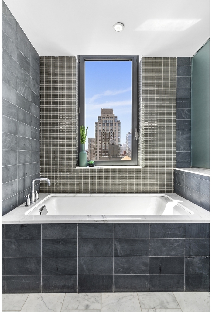 300 E 79th St - Photo 8