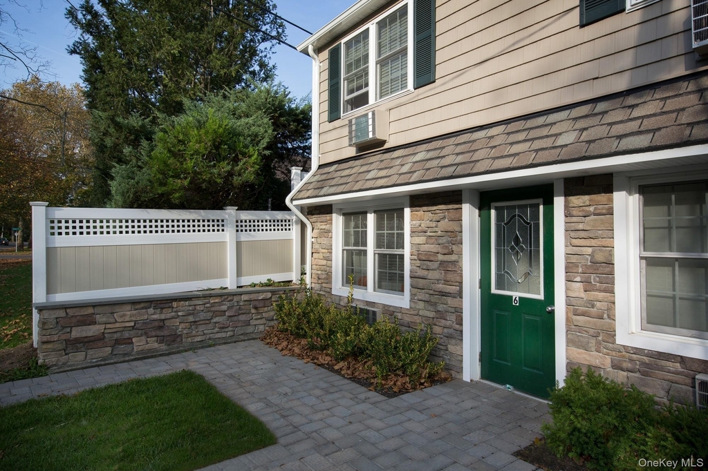 4 Richland Boulevard - Photo 1