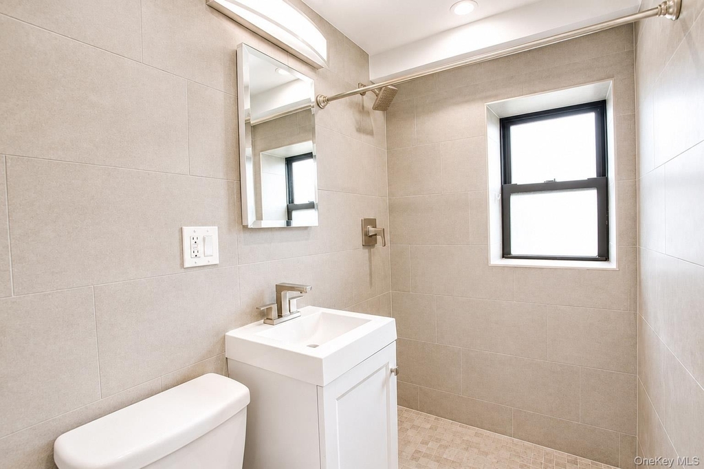 470 E Broadway - Photo 11