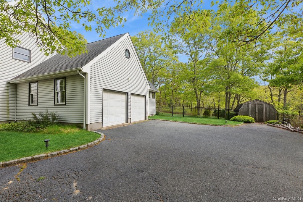 2 Red Creek Circle - Photo 1