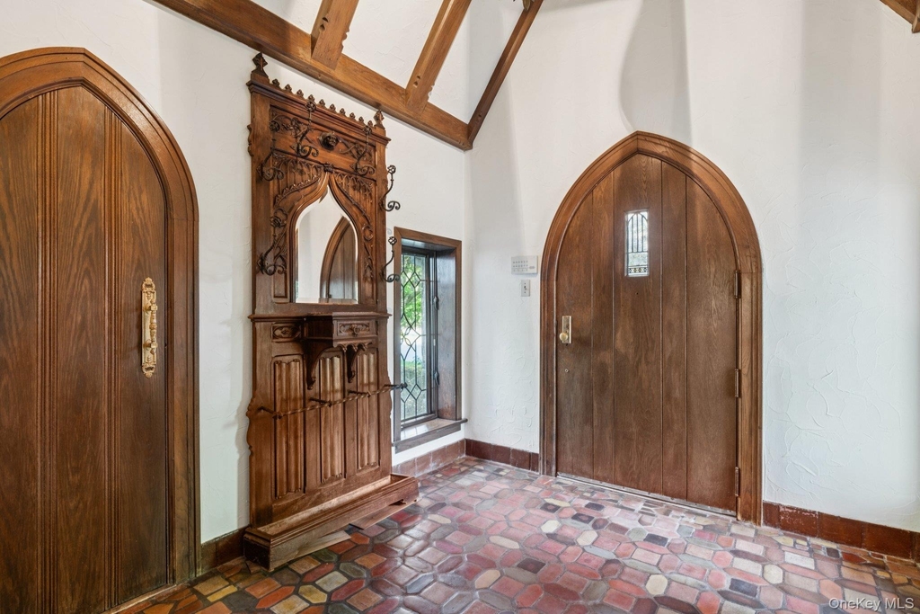 18 Heights Road - Photo 5