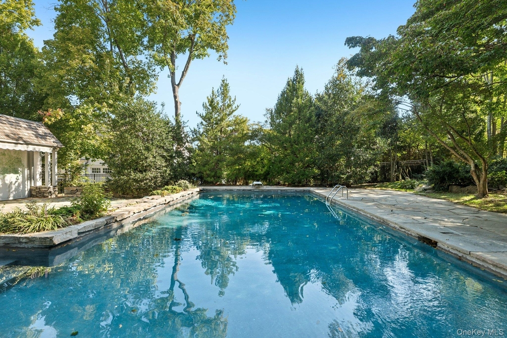 18 Heights Road - Photo 0