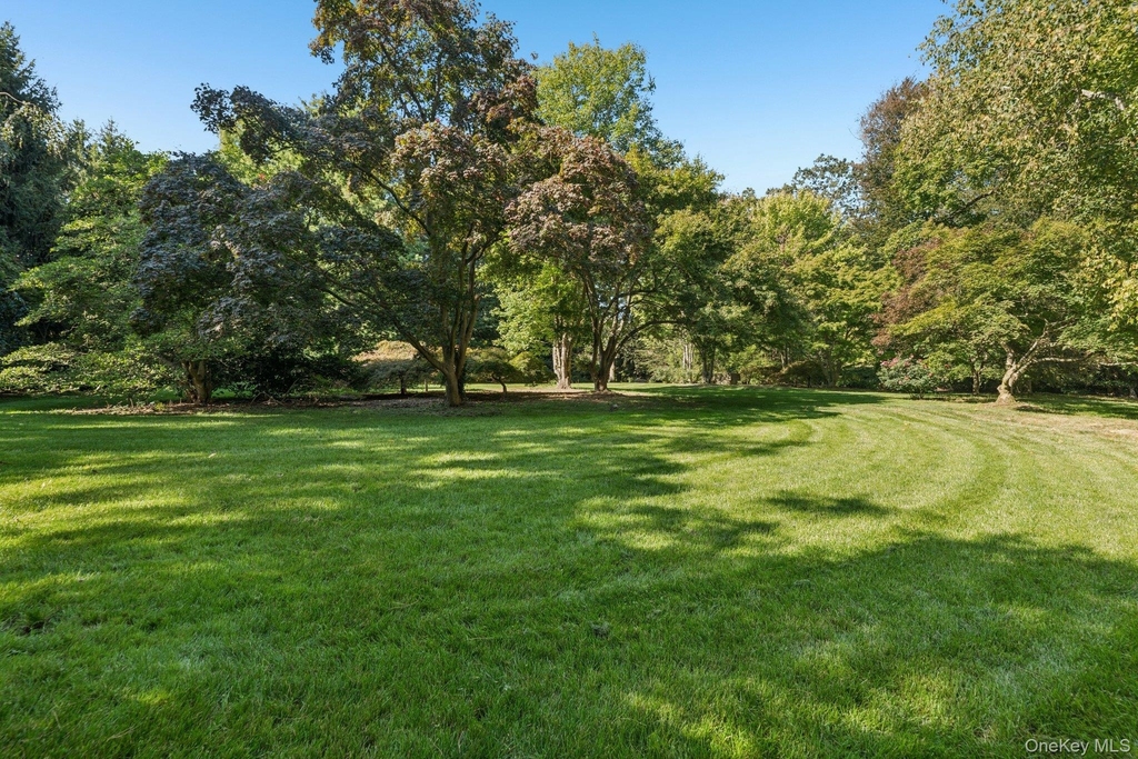 18 Heights Road - Photo 2