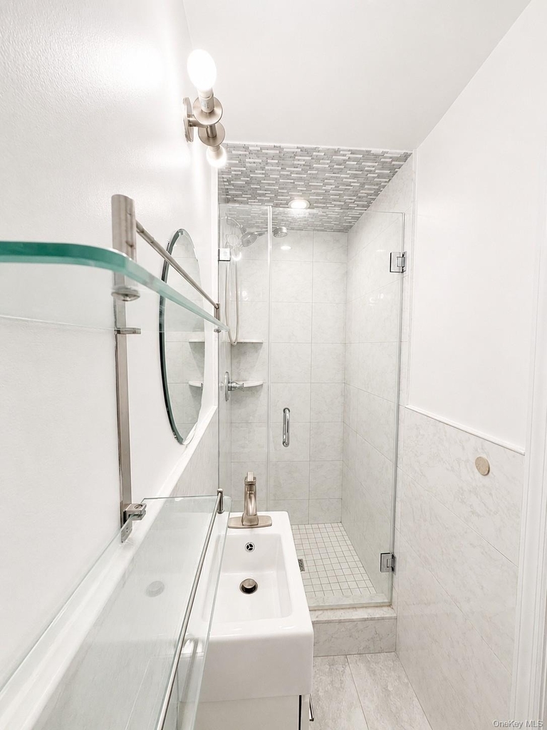 330 Central Park Avenue - Photo 7