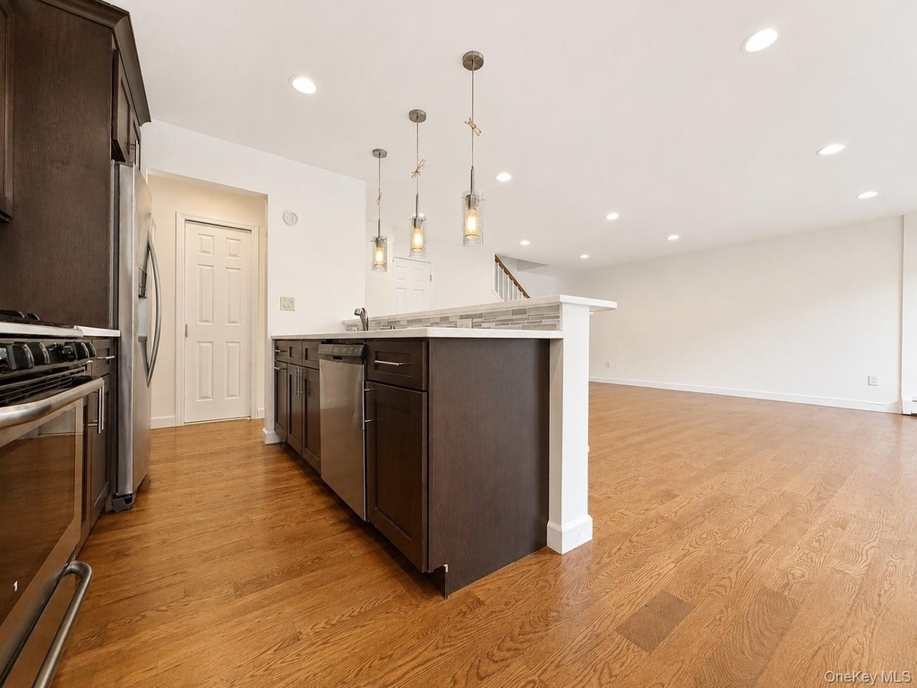 330 Central Park Avenue - Photo 10