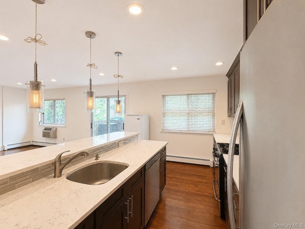 330 Central Park Avenue - Photo 5