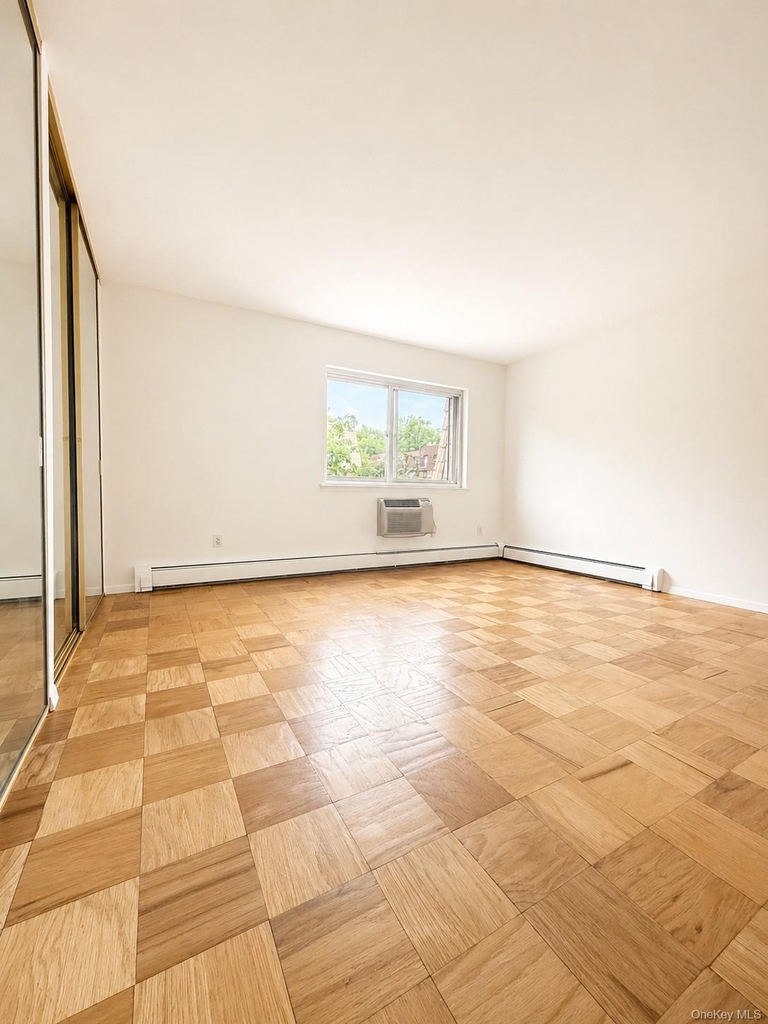 330 Central Park Avenue - Photo 13