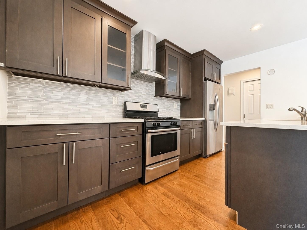 330 Central Park Avenue - Photo 4
